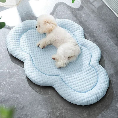 COOLICLOUD – Cooling Pet Mat in Cloud Shape for Summer Comfort