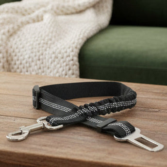 SAFETAIL – Adjustable Safety Belt for Dogs in the Car