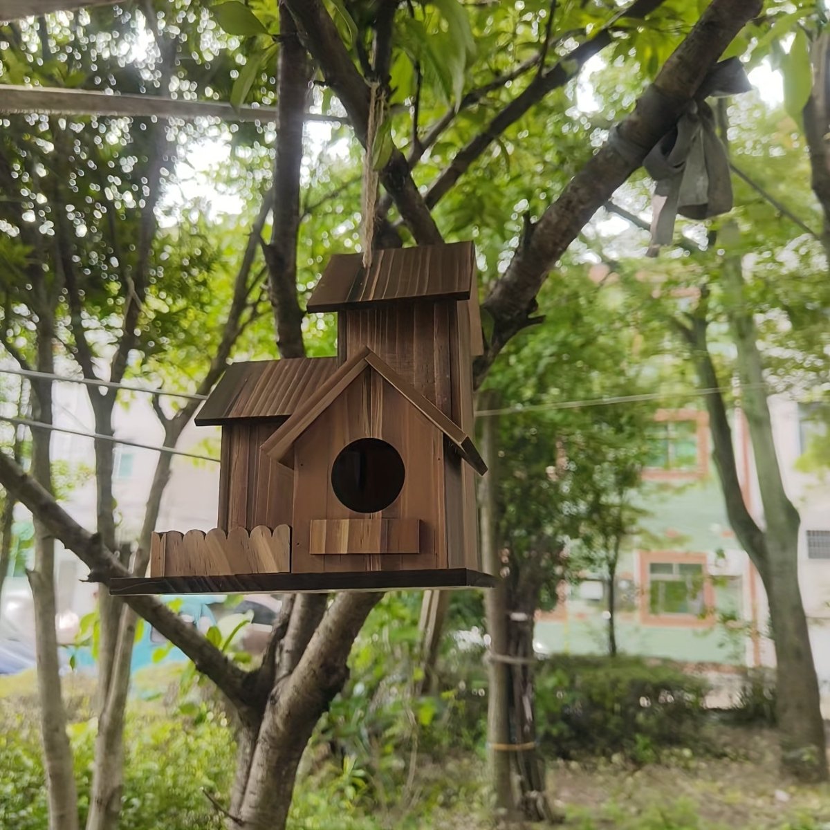 TIMBERROOST – Rustic birdhouse made of solid wood with multiple nesting chambers for outdoor use