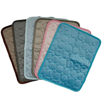 COOLPAW – Cooling Mat for Dogs and Cats Made of Breathable Ice Silk