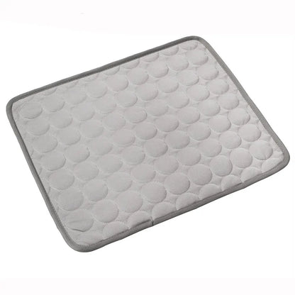COOLPAW – Cooling Mat for Dogs and Cats Made of Breathable Ice Silk