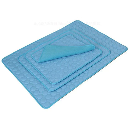 COOLPAW – Cooling Mat for Dogs and Cats Made of Breathable Ice Silk