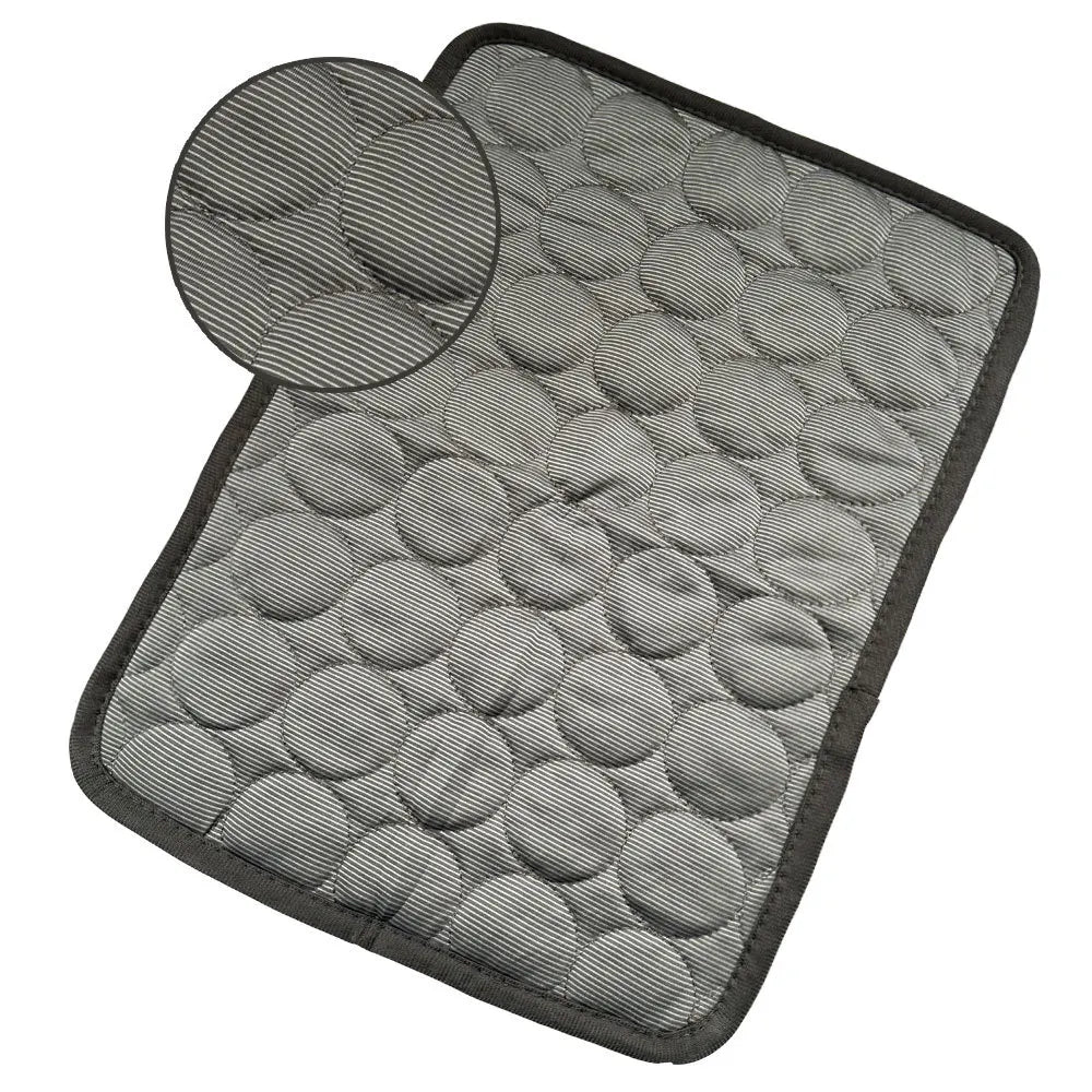 COOLPAW – Cooling Mat for Dogs and Cats Made of Breathable Ice Silk