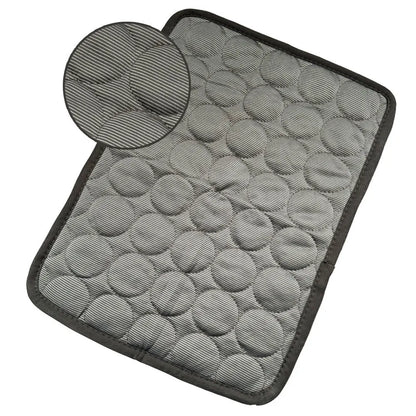 COOLPAW – Cooling Mat for Dogs and Cats Made of Breathable Ice Silk