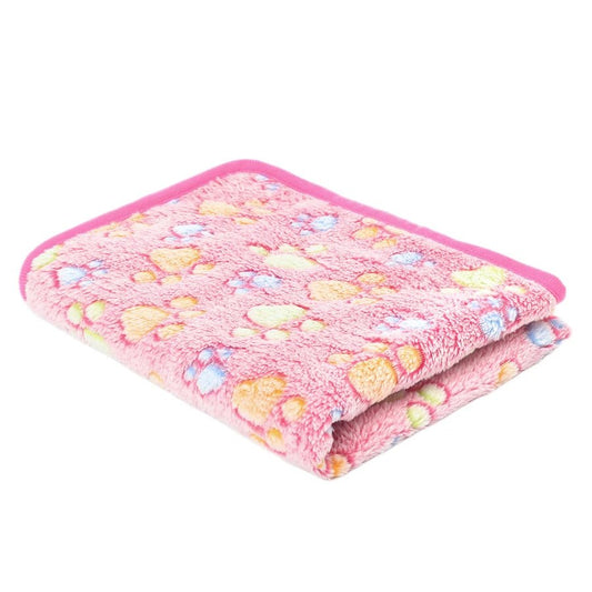 PAWSOFT – Plush Flannel Pet Blanket for Soft Comfort and Furniture Protection