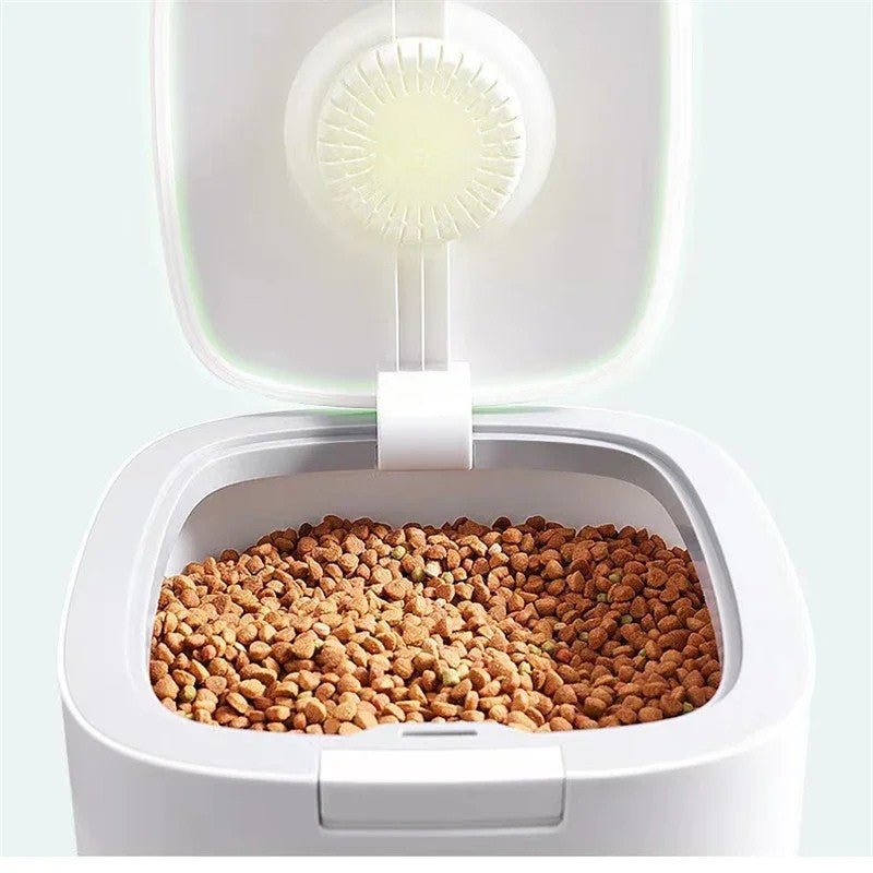 PAWBOX – Sealed Storage Container for Dog Food with Measuring Cup