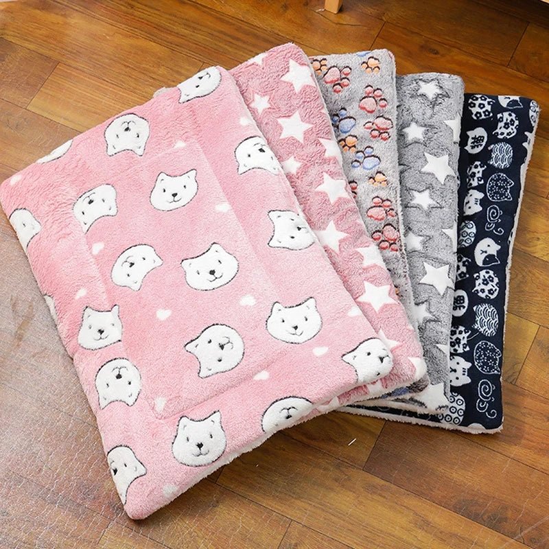 FLANNELPAW – Warm Flannel Sleeping Mat for Dogs & Cats