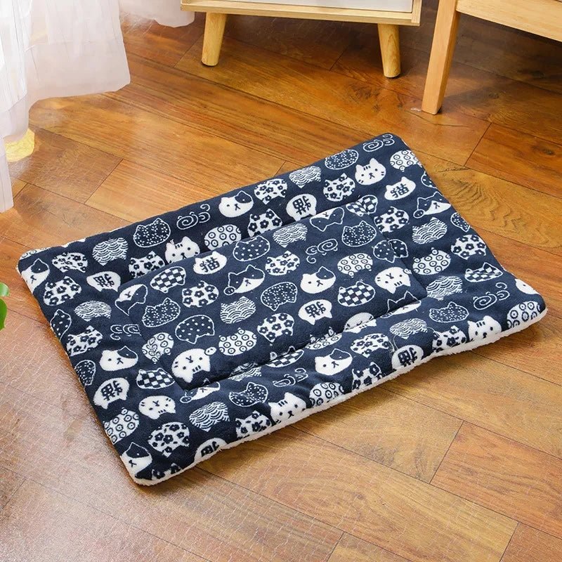 FLANNELPAW – Warm Flannel Sleeping Mat for Dogs & Cats